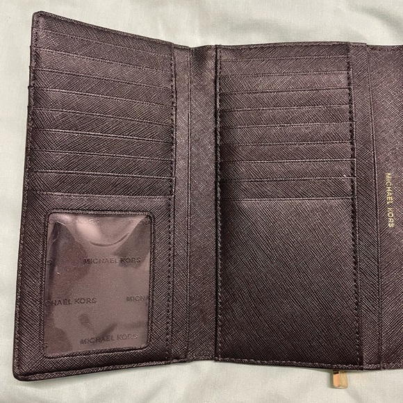 Michael Kors - TriFold Wallet - Picture 3 of 6